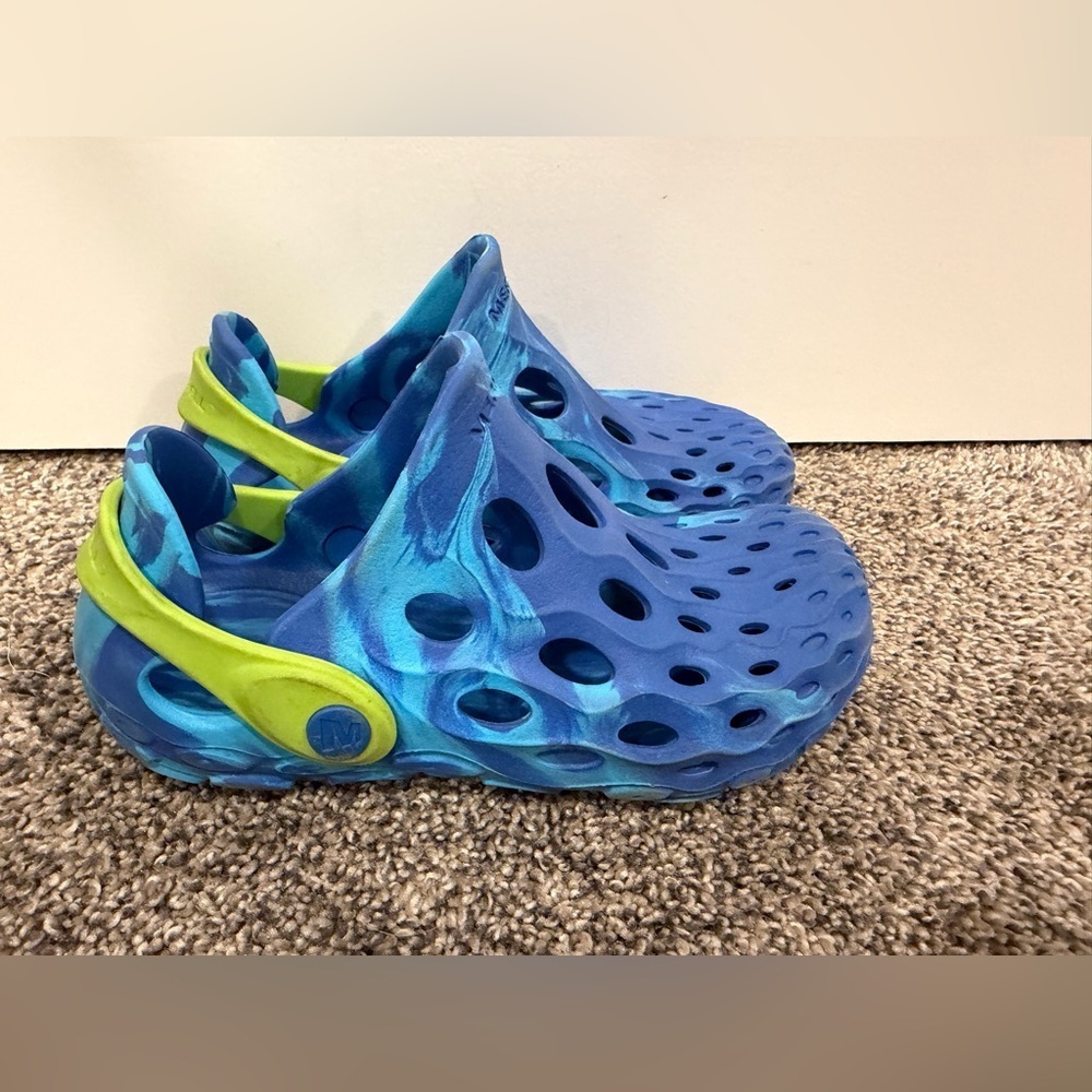 Merrell Hydro Moc water shoes in a blue marble colorway size 12 kids